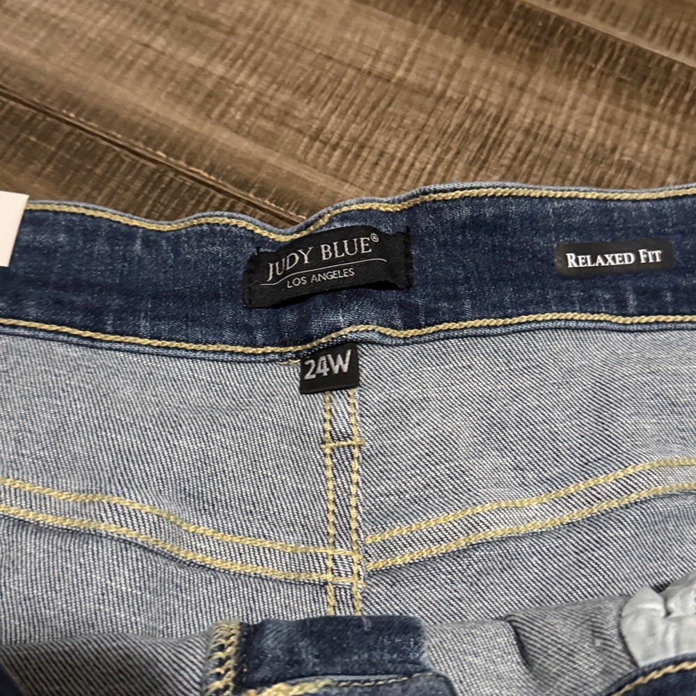 New Judy Blue Here Comes The Sun Medium Wash High Rise Distressed Relaxed Fit - Picture 9 of 13